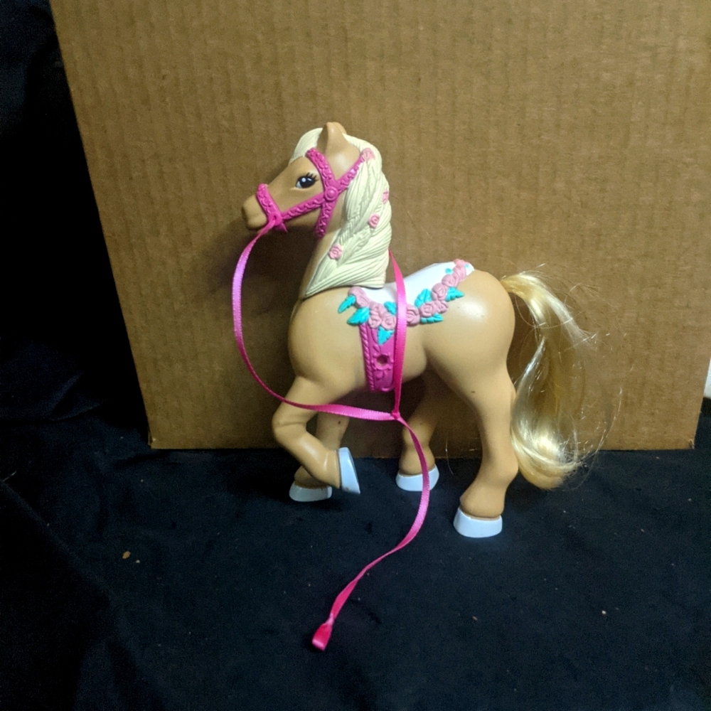 Fisher Price Loving Family Horse